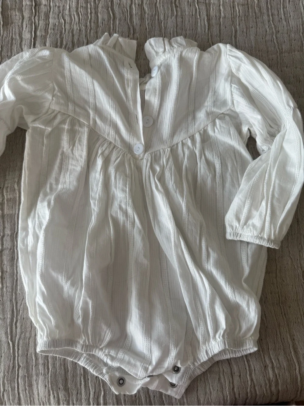 SHEIN White Puff Sleeve Bubble Romper Blouse